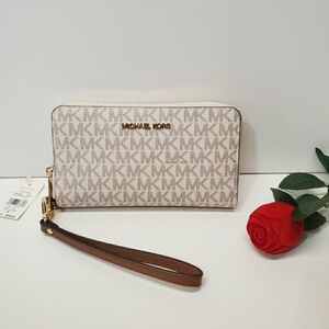 Michael Kors Jet Set Large Phone Wristlet Wallet Vanilla MK Powder Blush…